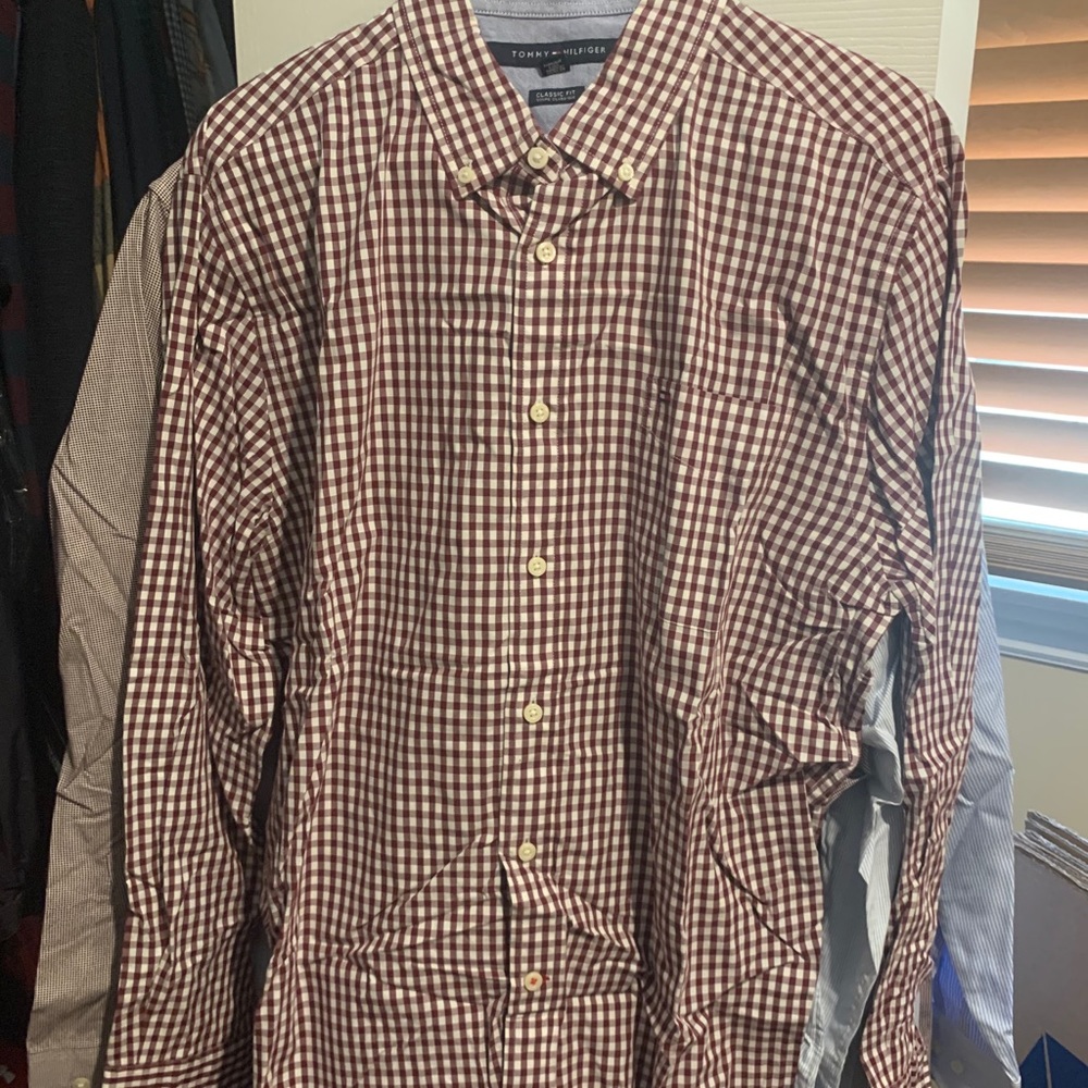 *EVERYTHING MUST GO* Tommy Hilfiger shirt sz L